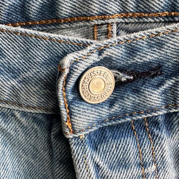 Levi's 501 90s Straight Leg Distressed Jeans Medium Wash - Picture 6 of 13